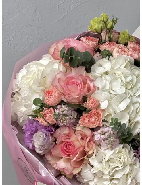 Купить Букет Воздушный поцелуй гортензия,французская роза, эустома,кустовая роза по низким ценам в Уссурийске, заказ доставки цветов | Цветочный Рай