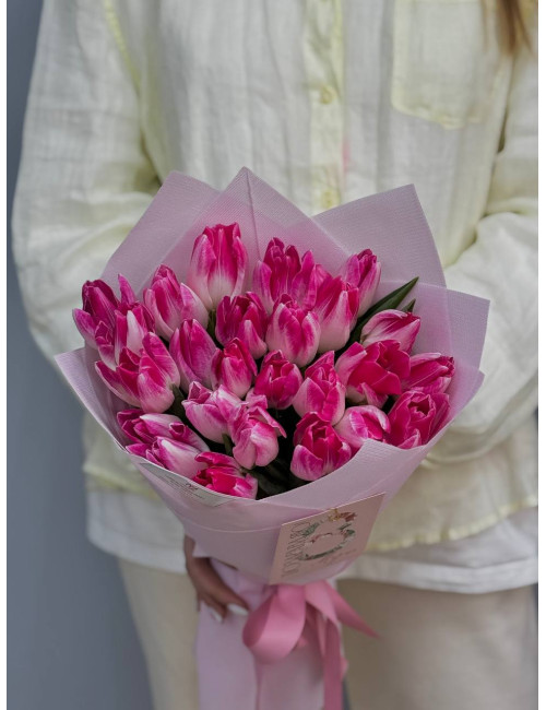 Купить 25 тюльпанов по низким ценам в Уссурийске, заказ доставки цветов | Цветочный Рай
