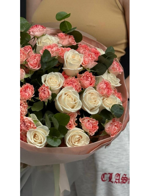 Купить Букет Дуэт из роз кустовая роза,пионовидная роза. по низким ценам в Уссурийске, заказ доставки цветов | Цветочный Рай