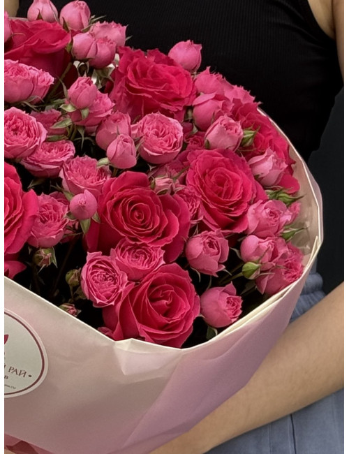 Купить Букет Дуэт из роз кустовая роза,пионовидная роза. по низким ценам в Уссурийске, заказ доставки цветов | Цветочный Рай