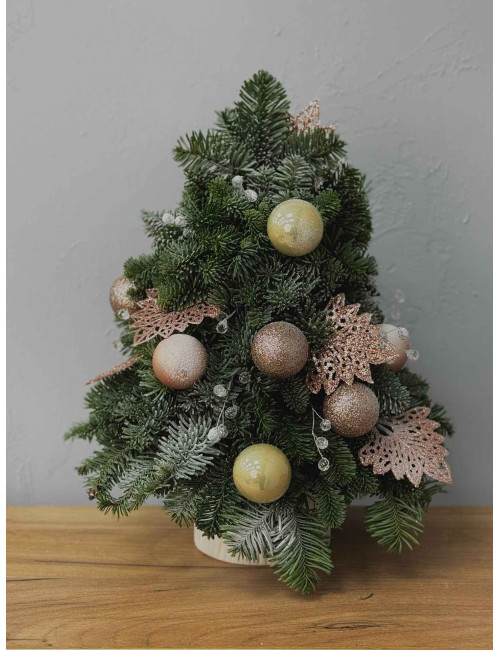 Купить Ёлка S из нобилиса 40 см по низким ценам в Уссурийске, заказ доставки цветов | Цветочный Рай