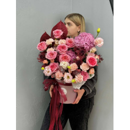 Композиция в коробке Стрела Купидона