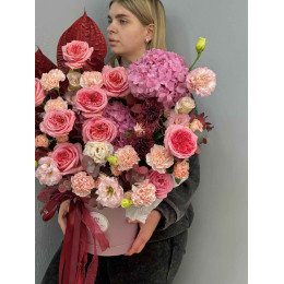 Композиция в коробке Стрела Купидона