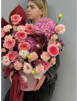 Композиция в коробке Стрела Купидона