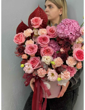 Композиция в коробке Стрела Купидона