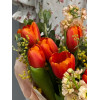 Купить Композиция в коробке с тюльпанами Теплый Март по низким ценам в Уссурийске, заказ доставки цветов | Цветочный Рай