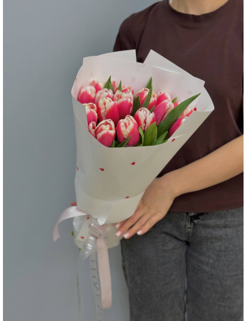 Купить 15 тюльпанов по низким ценам в Уссурийске, заказ доставки цветов | Цветочный Рай