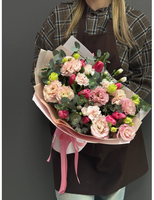 Купить Букет с тюльпанами 8 Марта по низким ценам в Уссурийске, заказ доставки цветов | Цветочный Рай