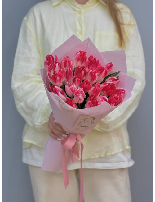 Купить 25 тюльпанов по низким ценам в Уссурийске, заказ доставки цветов | Цветочный Рай