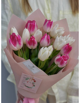 15 тюльпанов