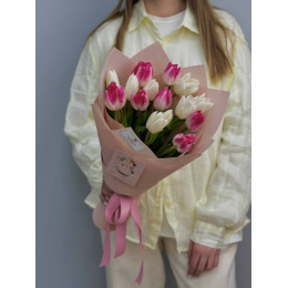 15 тюльпанов