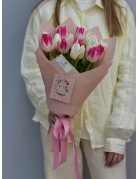 15 тюльпанов